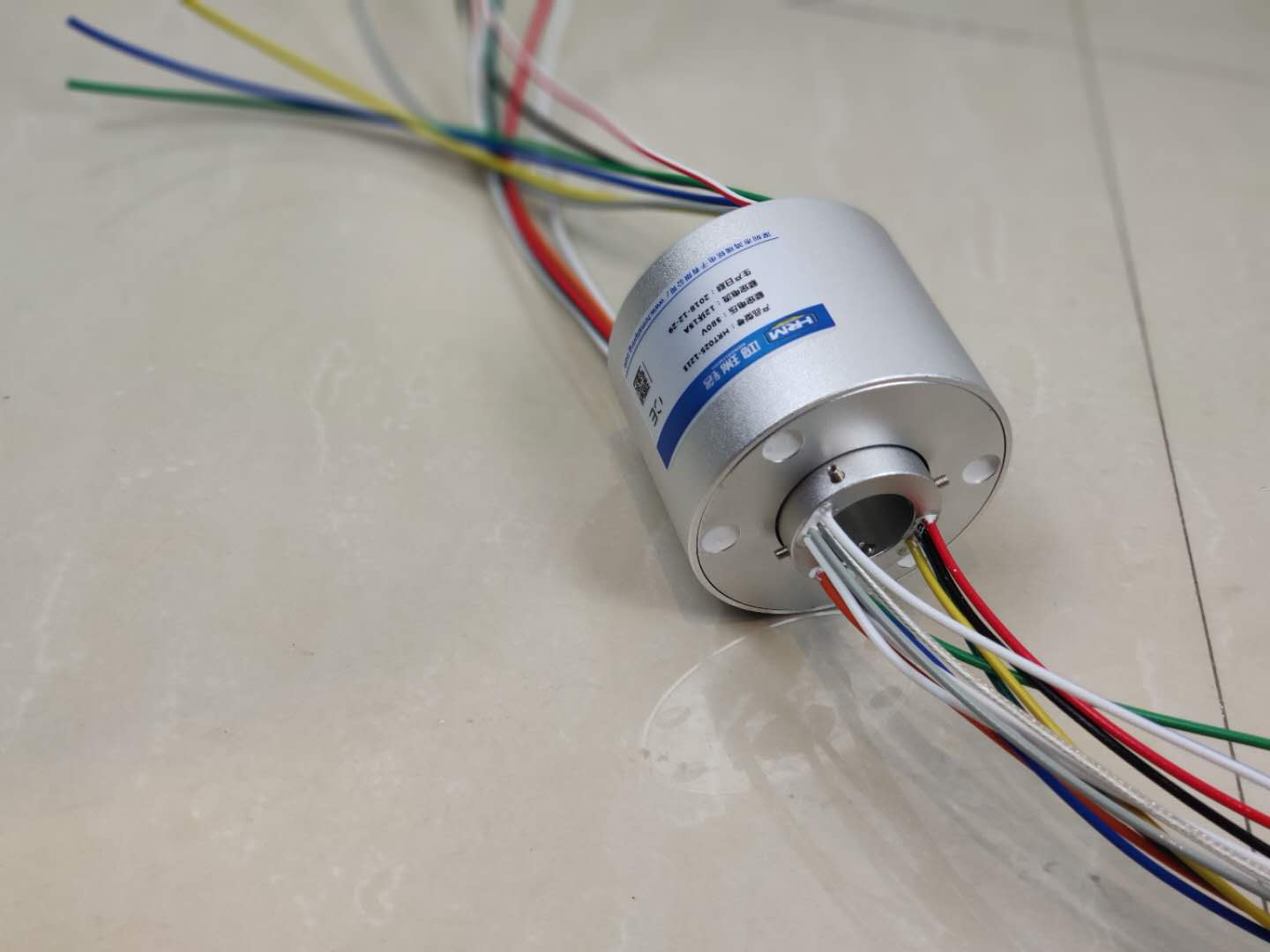 軍用導電滑環有什么工作原理？